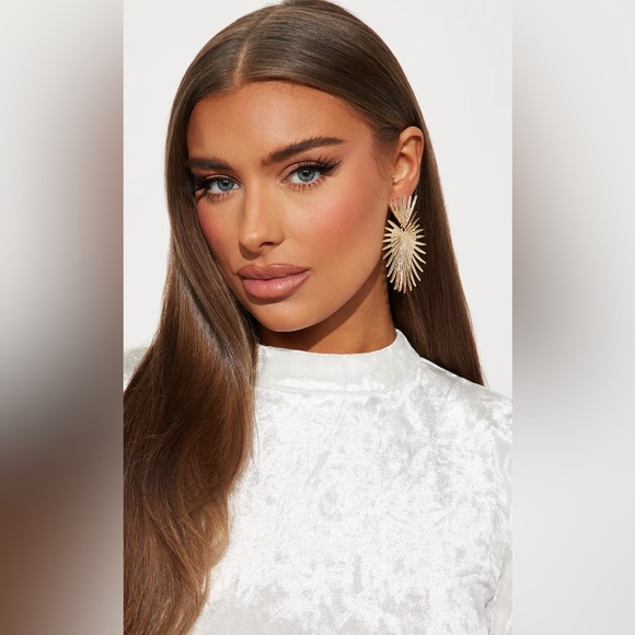 Fashion Nova Heart Of Thorns Earrings - Picture 3 of 7